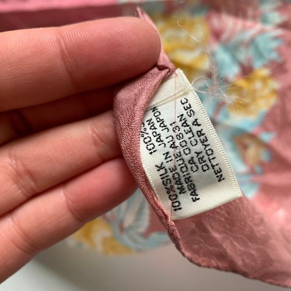 Albert Nipon for Collection XIIX Ltd Vintage 100% Silk Scarf Floral Pink Square - Picture 4 of 4